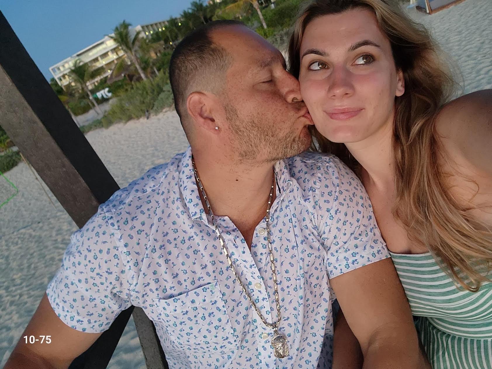 The Wedding Website of Jesus Sanchez and Emma Robbins