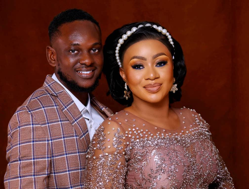 The Wedding Website of Nurudeen Momodu and Abisola Gbelee