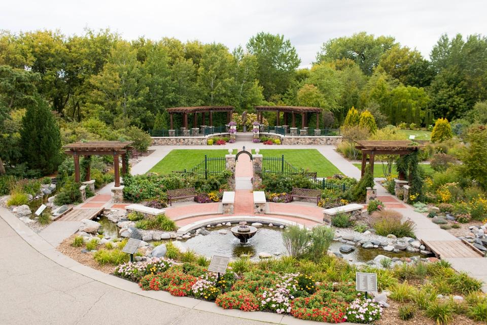 The Wedding Website of Cayla McMorris and Eli Smith