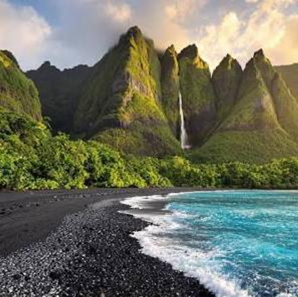 Black Sands Beach Tour & Snorkel
