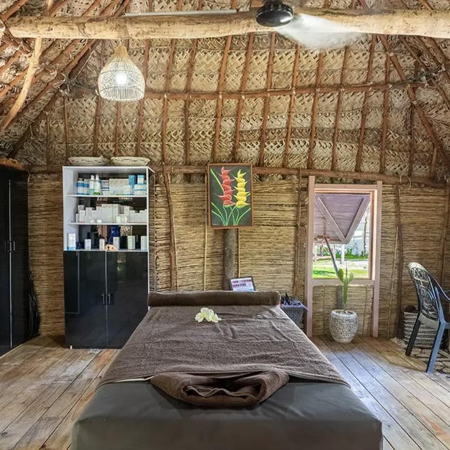 Couples Massage on Nacula Island