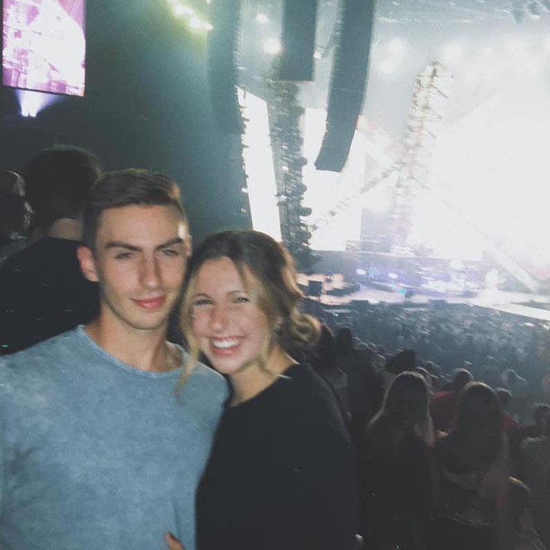 2019 Chainsmokers Concert