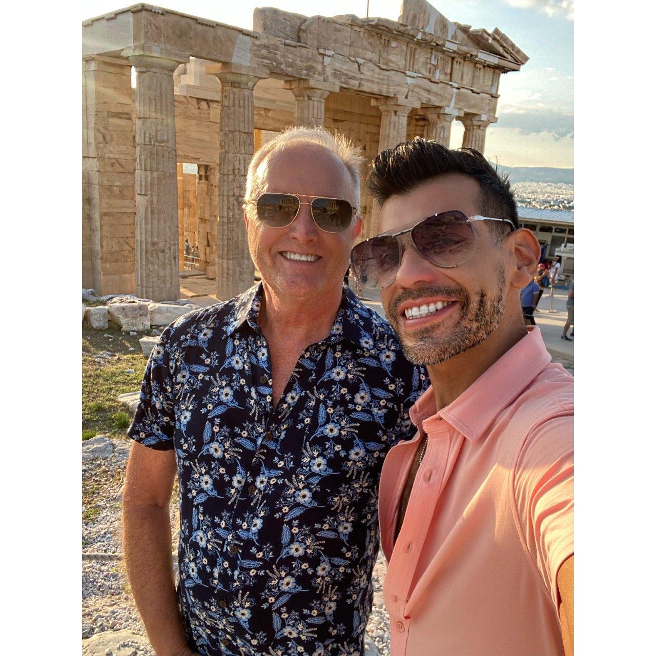 Enjoying the view from the top of the Acropolis (Athens, Greece. 2022)