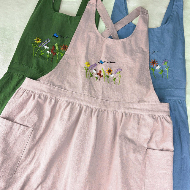 Handmade Embroidered Women's Apron -Personalized Custom Home Apron - Gardening Apron - Custom Women's Gift - Embroidered Women's Gift