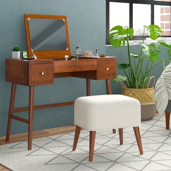 Makayla Vanity Set with Mirror