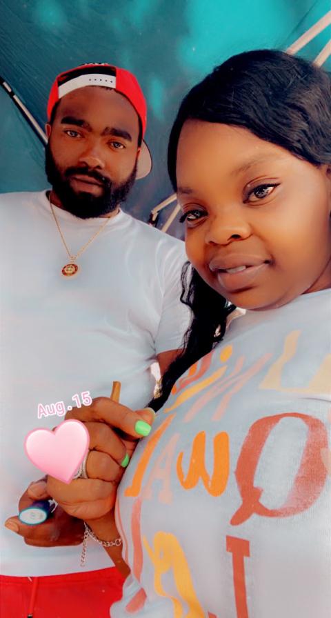 Car show...... selling edibles 🧁 🍗 🍚 💨 🍃 😋