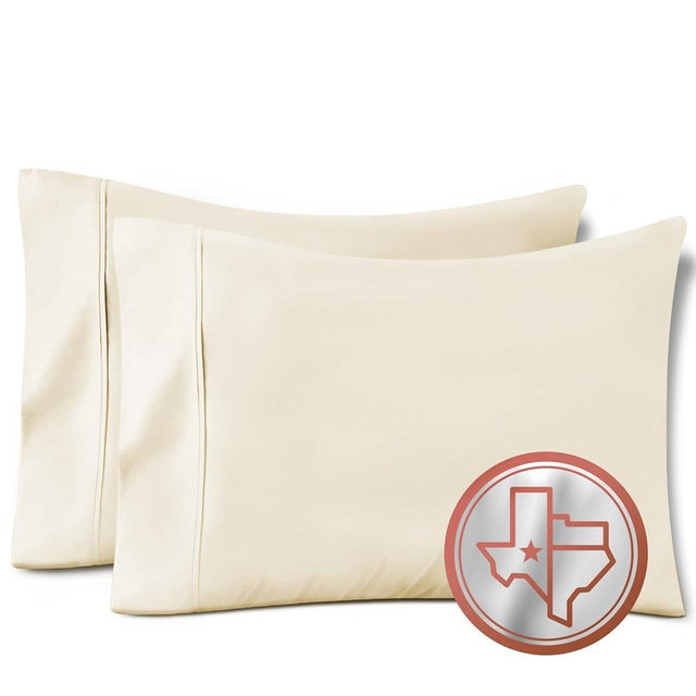 TEXAS LINEN CO. 100% Egyptian Cotton Pillow Cases Set of 2, 600 Thread Count Ivory Standard/Queen Pillowcase for Sleeping, Soft, Silky Sateen Bed Pillow Cover, Extra Long Staple Pillowcases