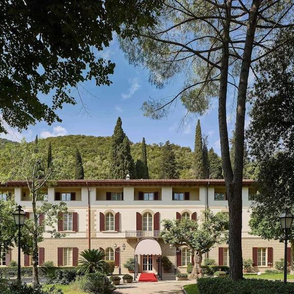 Honeymoon Resort in Tuscany!