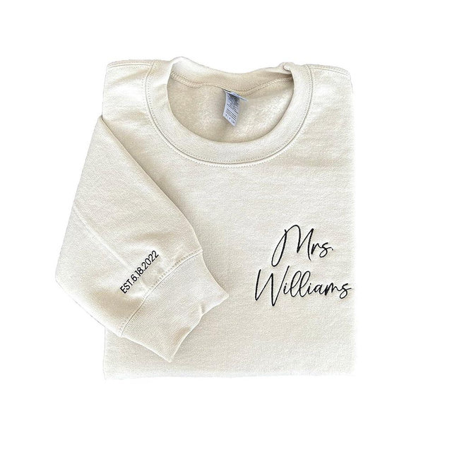 NAZENTI Mrs Sweatshirt, Custom Embroidered Sweatshirt for Women, Engagement Wedding Gifts for Bride, Girlfriend