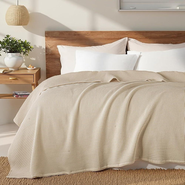 Exclusivo Mezcla 100% Cotton Waffle Weave Blanket Queen Size, Soft, Lightweight and Breathable Muslin Gauze Blanket for Bed, All Season, 90"x90", Khaki