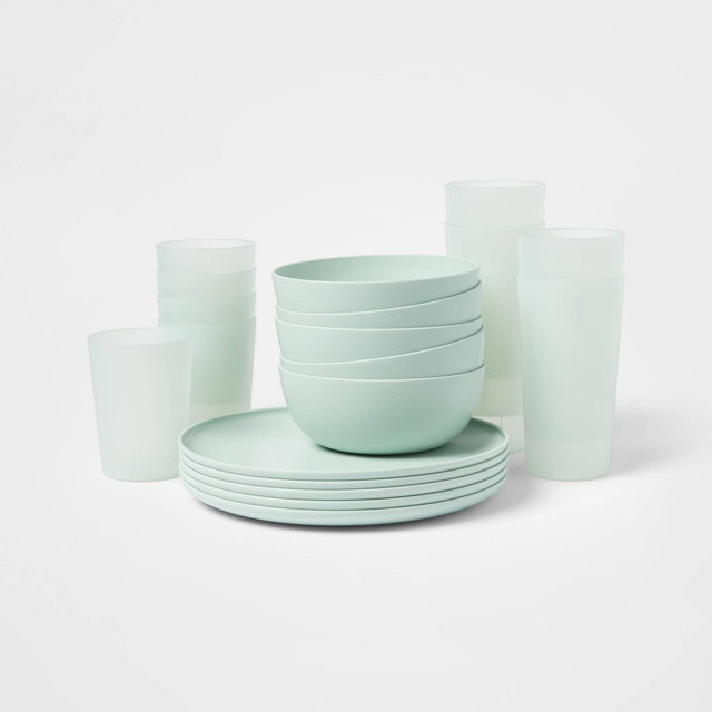 20pc Plastic Dinnerware Set Green - Room Essentials™