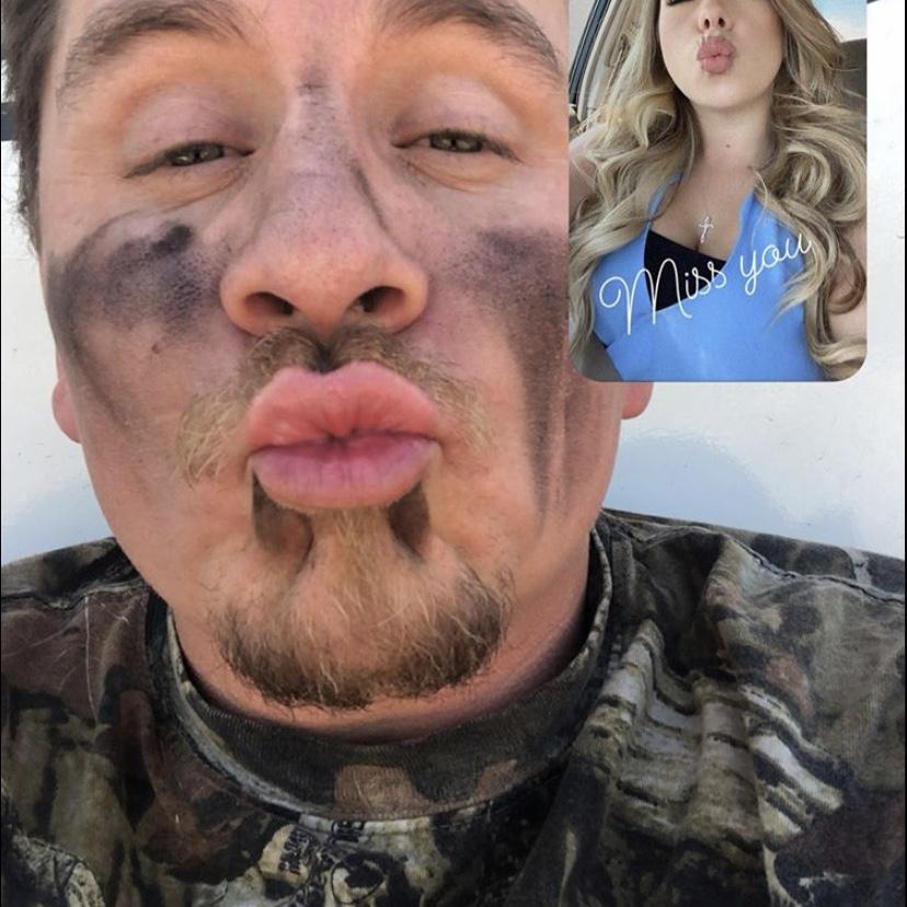 Never miss a FaceTime when he’s hunting 😘