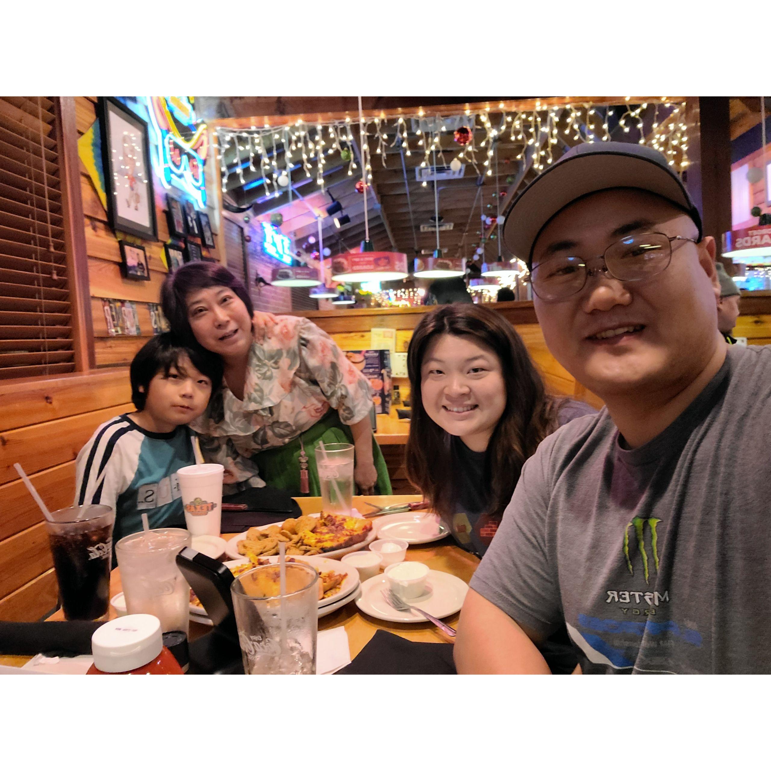 Austin with the Lees | December 2023