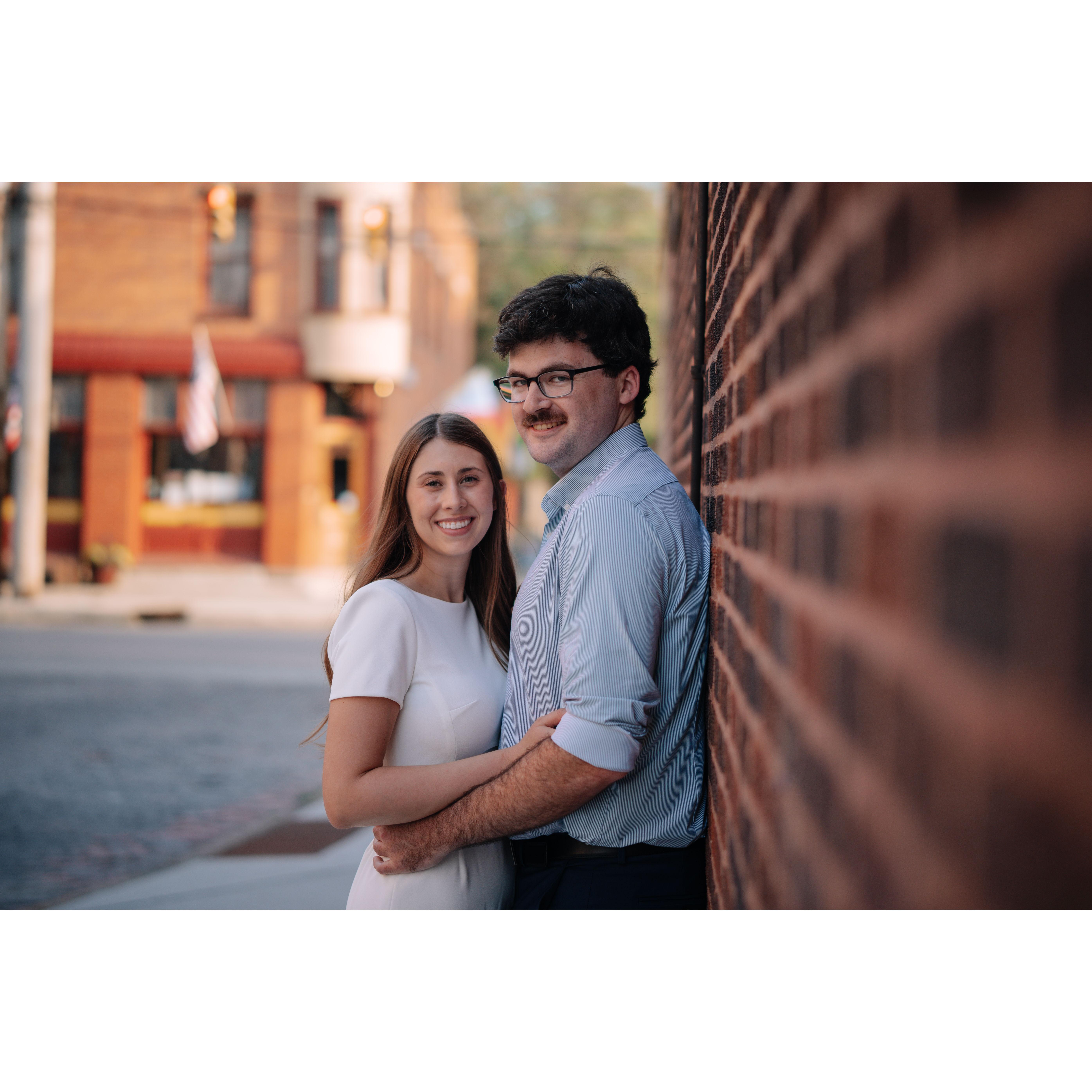 Engagement pictures in German Village