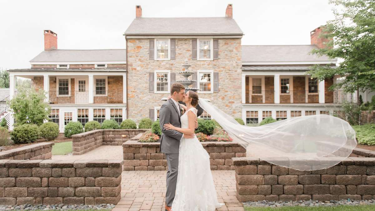 The Farmhouse - Plainfield Wedding Venue