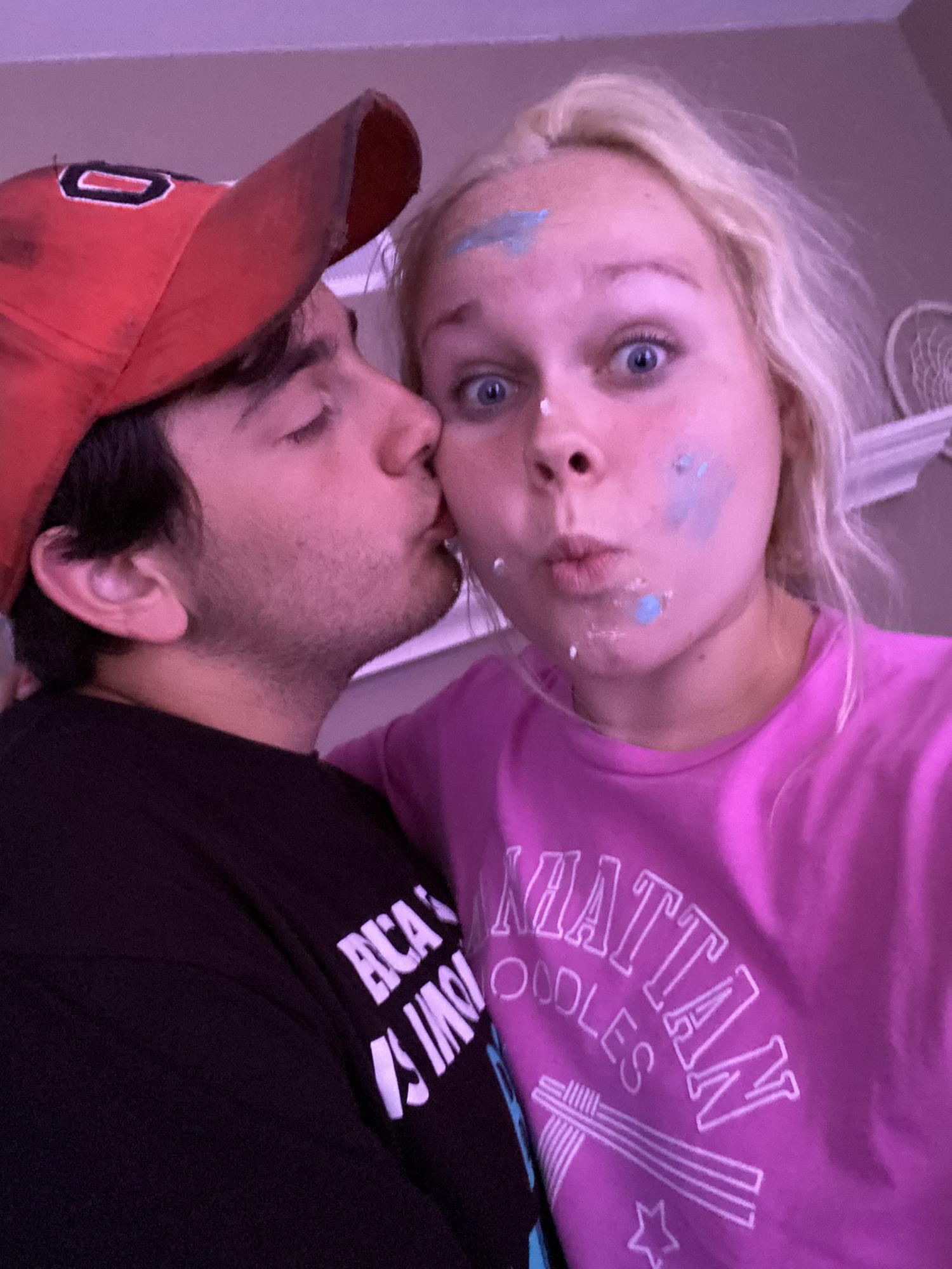 birthday cake frosting kisses