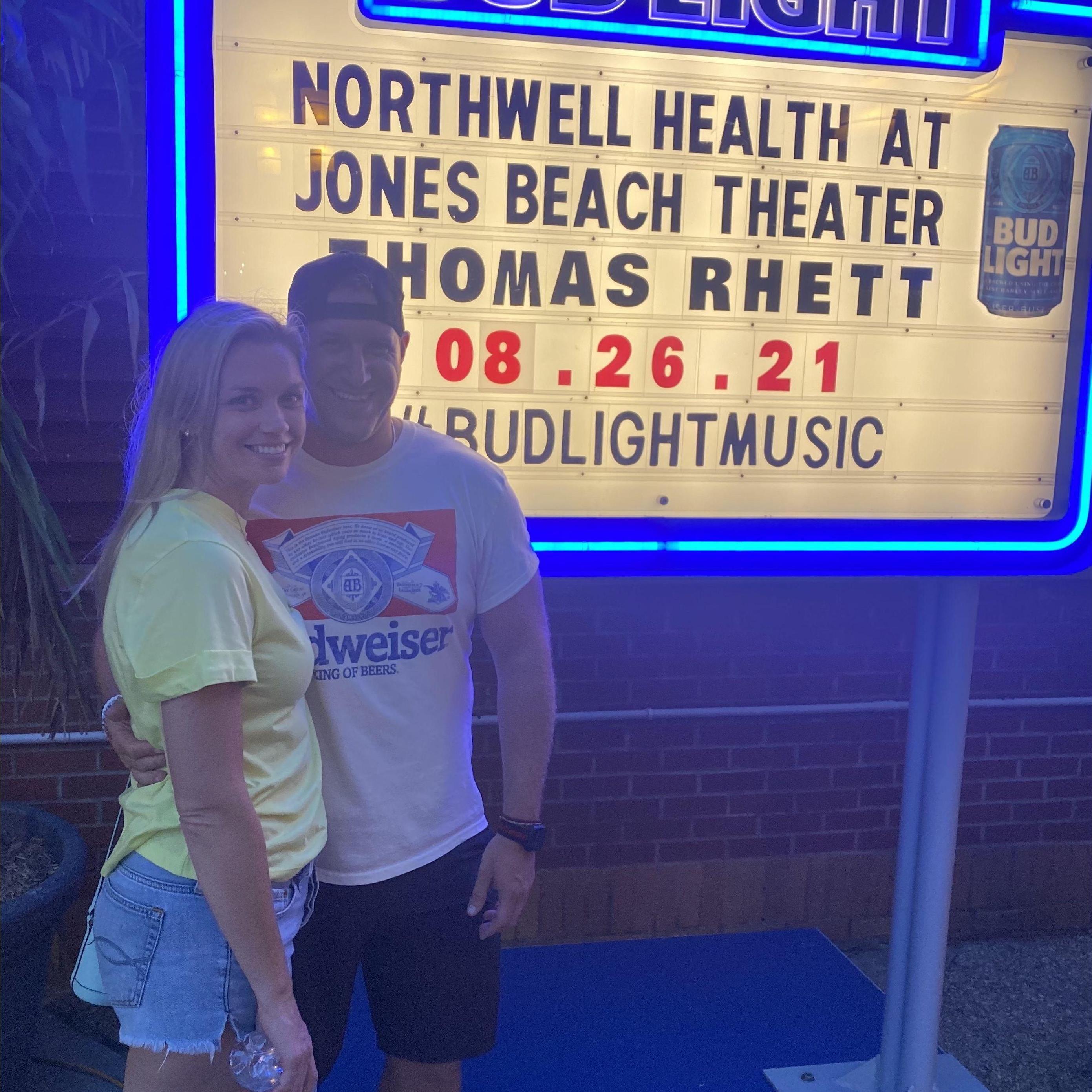 We love country concerts!