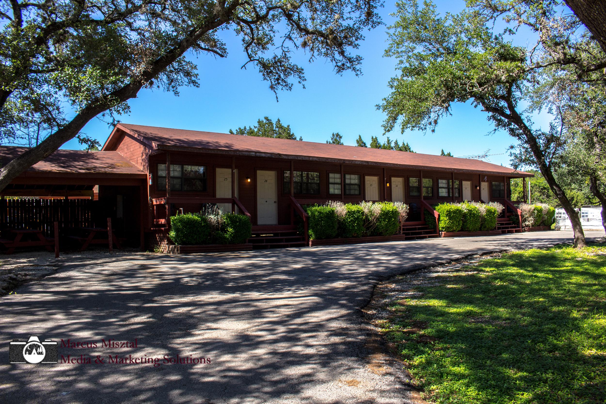 The Wedding Website of Jenna Reardon and Rafa Salinas