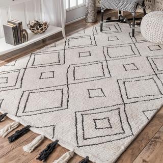 Lisha Moroccan Diamond Tassel Rug
