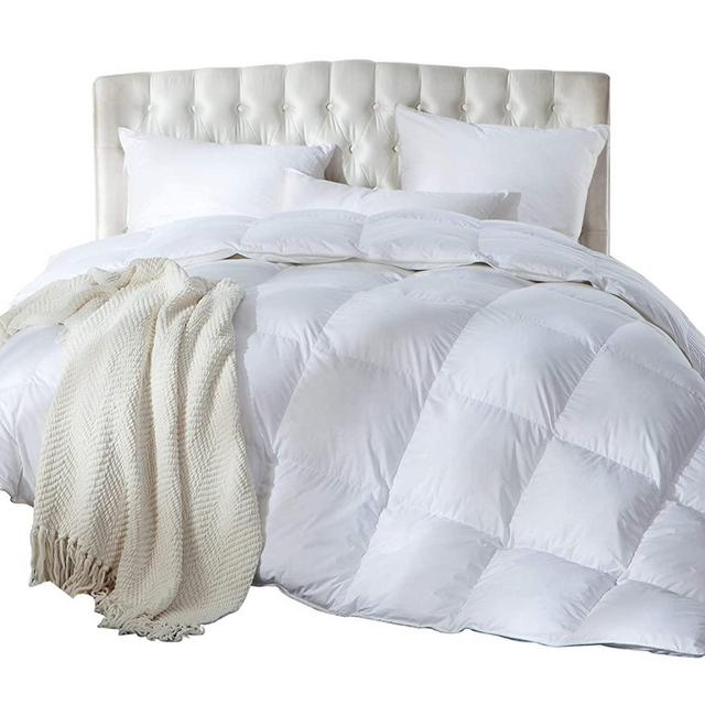 Luxurious California King (Cal King) Size Siberian Goose Down Comforter, Duvet Insert, 1200 Thread Count 100% Egyptian Cotton, Hypoallergenic, 80 oz. Fill Weight, White Solid