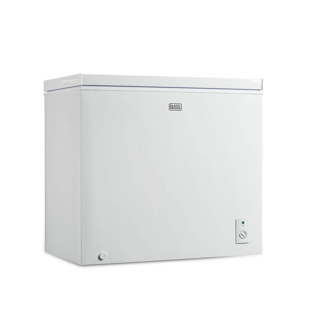 Black & Decker 5.0 Cu. Ft. Chest Freezer - White