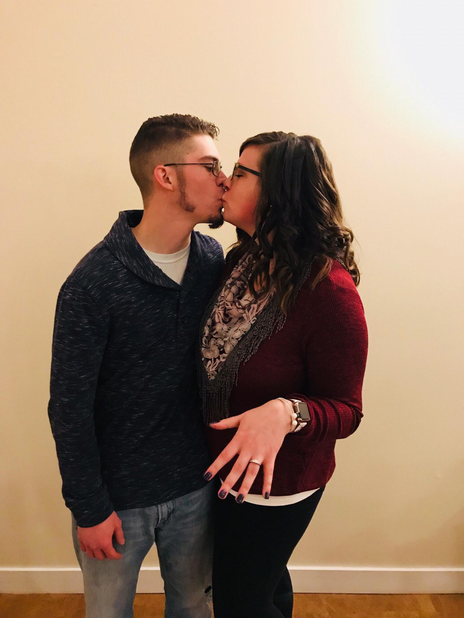 💍🥰❤️😍🍾🤵🏻👰