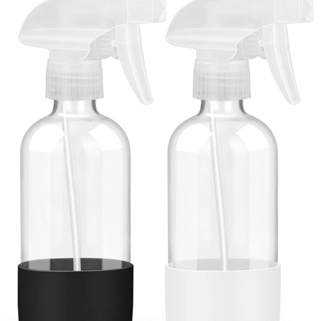 Worldgsb 2 Pack Glass Spray Bottles 8 oz, Empty Refillable Containers with Silicone Sleeve Protection, Glass Spray Bottles for Cleaning Solutions, Hair and Plants with Adjustable Nozzles Black&White
