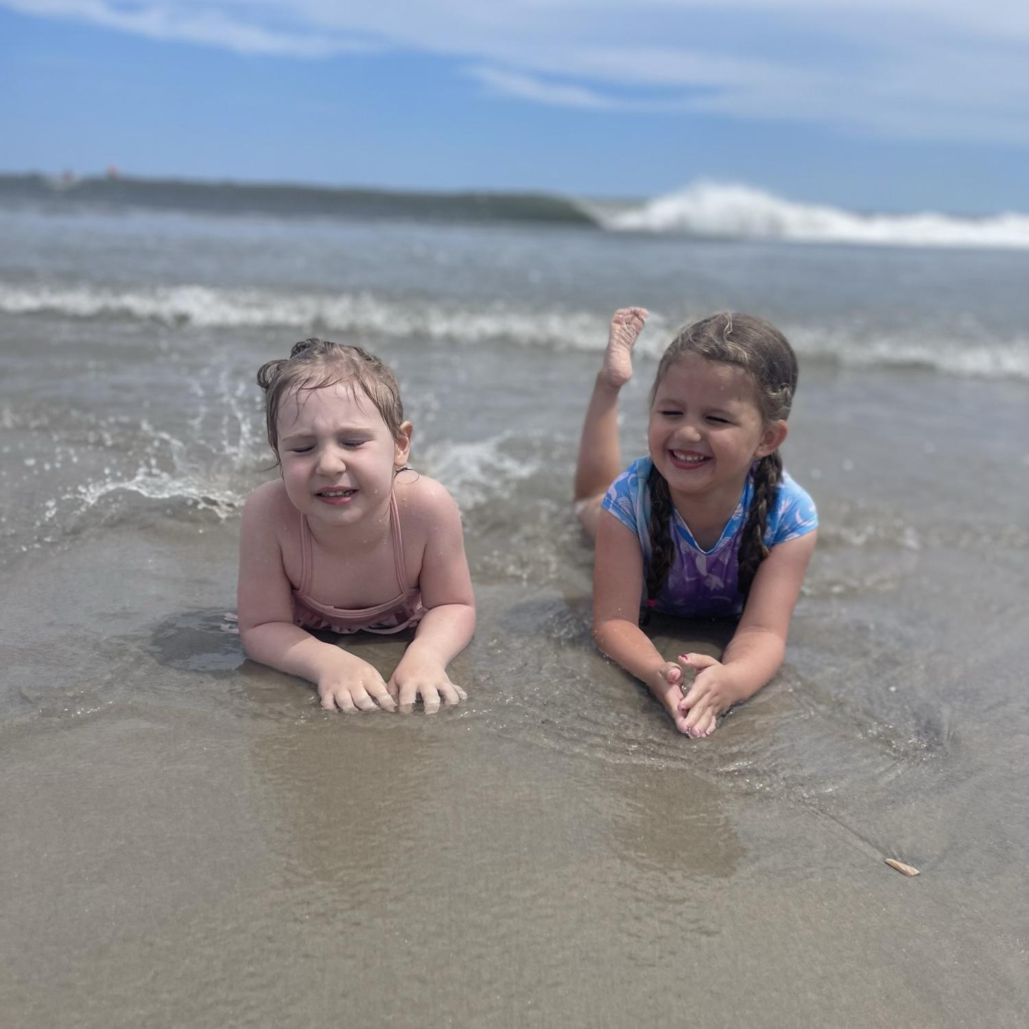 Beach girlies