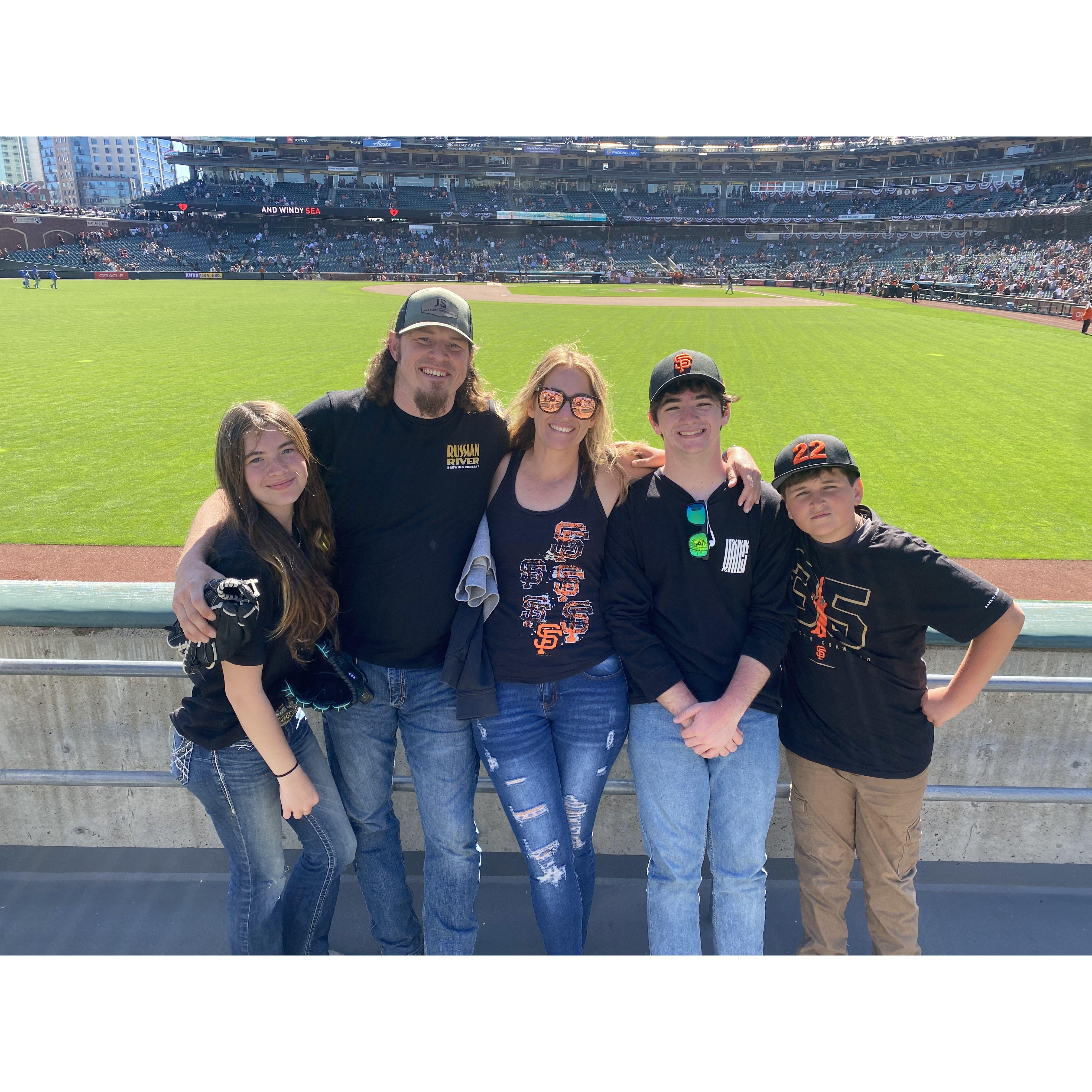 We Love the Giants!