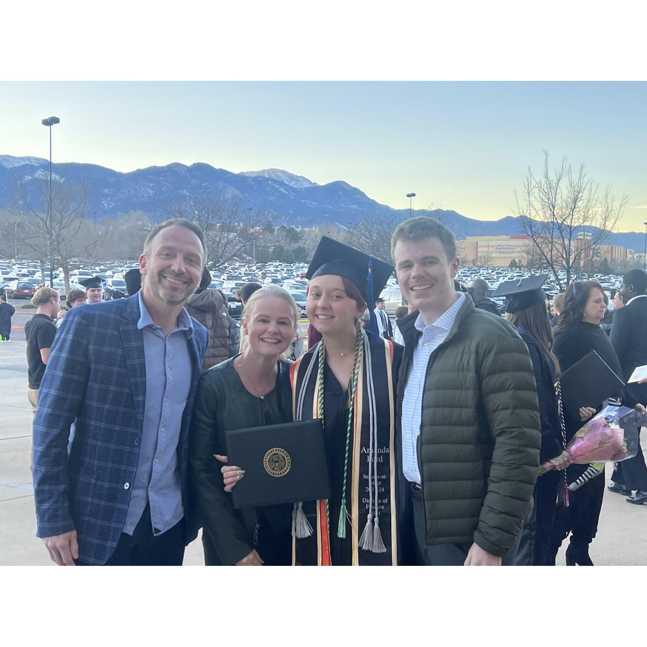 The Terradez family celebrating Amanda's graduation as well🎓❤️