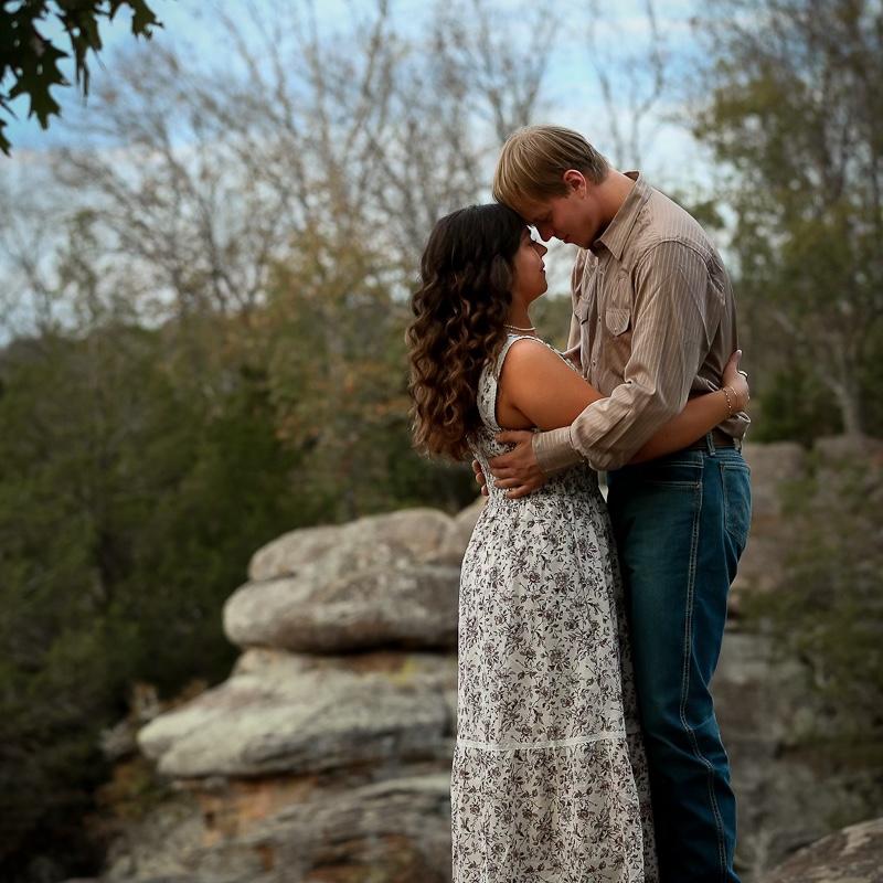 Engagement photos at Garden of the Gods by Jason Gualdoni ๐ธ