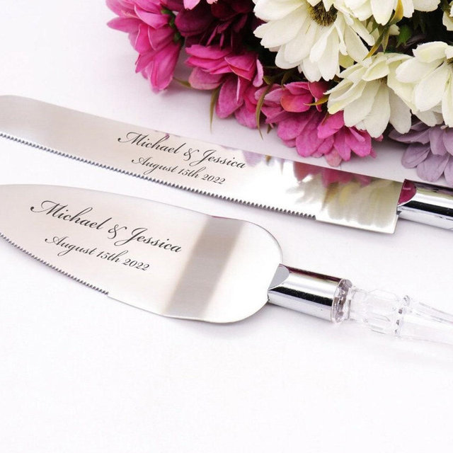 Personalized Wedding Cake Knife and Server...