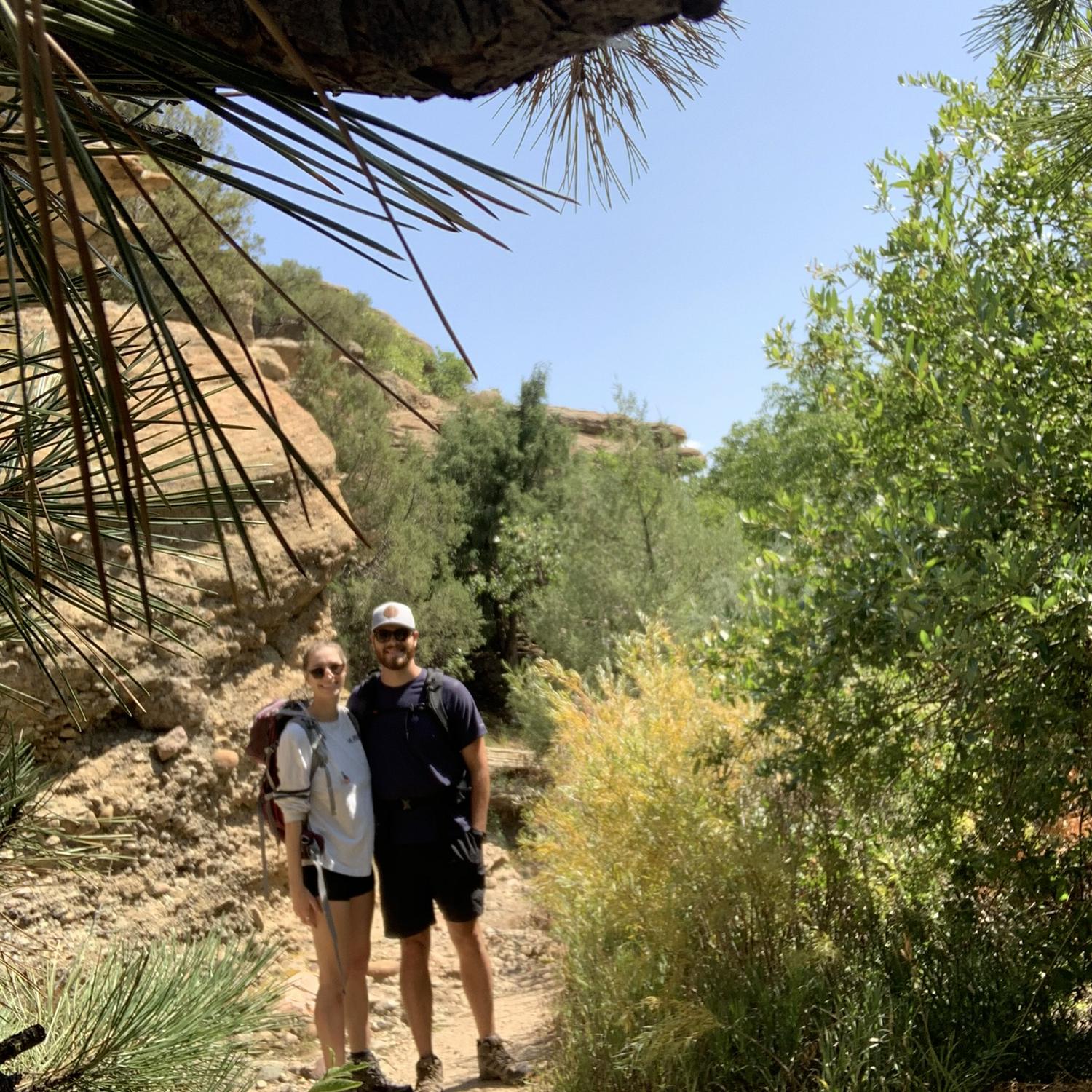 They really enjoy travelling to hike new spots !