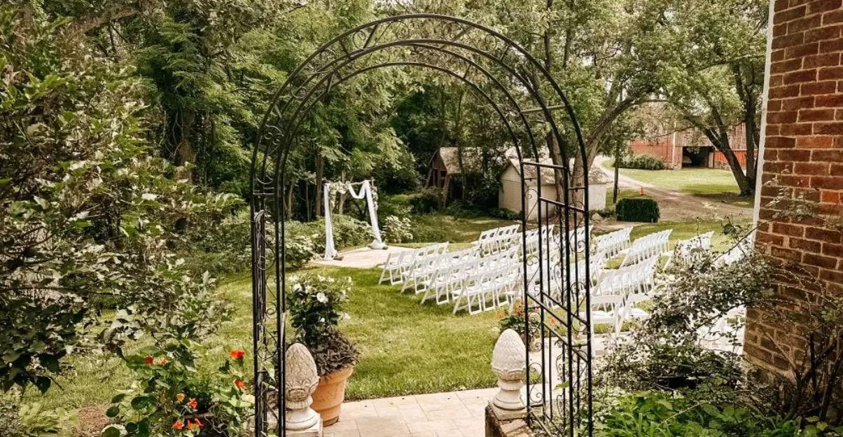 The Wedding Website of Abby Hinkle and Austin Jones