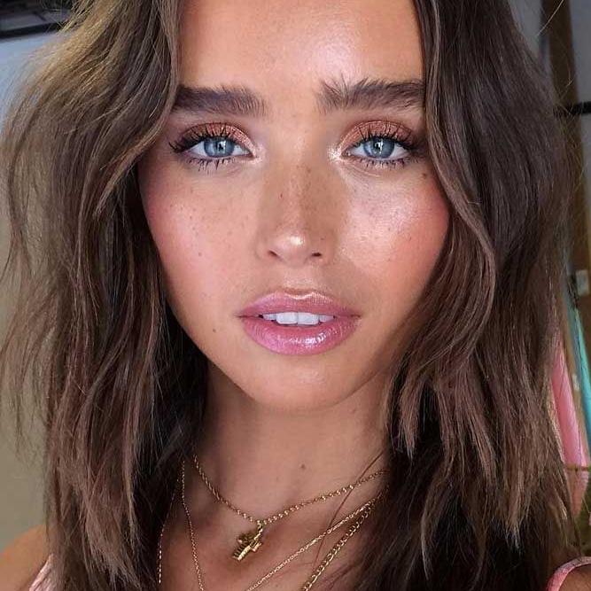 Makeup inspo: glowy skin, fluffy brows, glossy lips