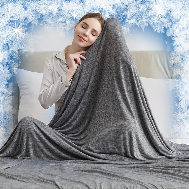 CHOSHOME Cooling Blanket King, Double Sided Cooling Blankets for Hot Sleepers, Arc-Chill Q-Max>0.5 Cold Blanket, Lightweight Breathable Summer Blankets for Couch, Bed, Sofa, Camping, 108" x 90", Black