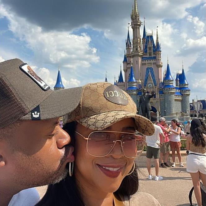 First kiss at Disneyworld!! DO YOU BELIEVE IN MAGIC!!