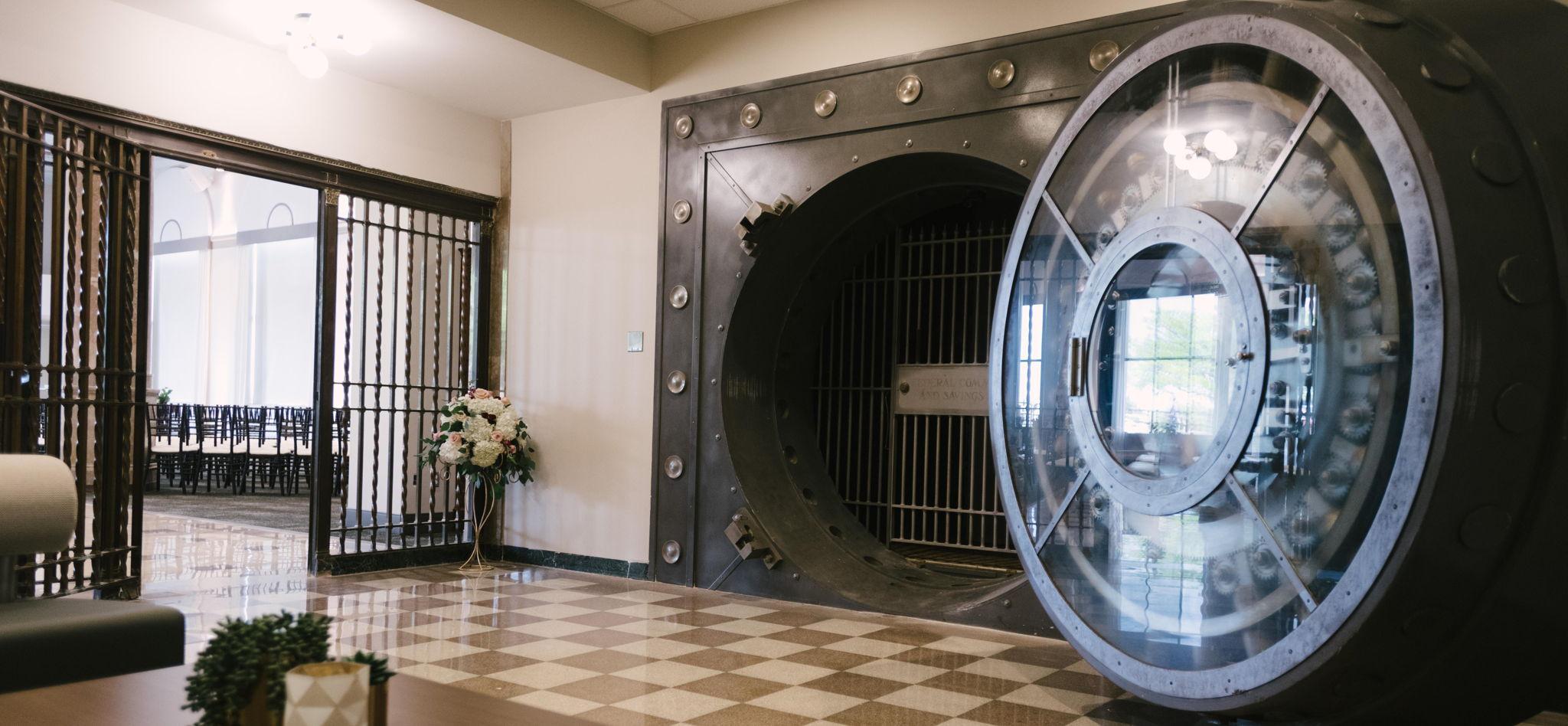 The Wedding Website of Mikayla White and Brett Zobl