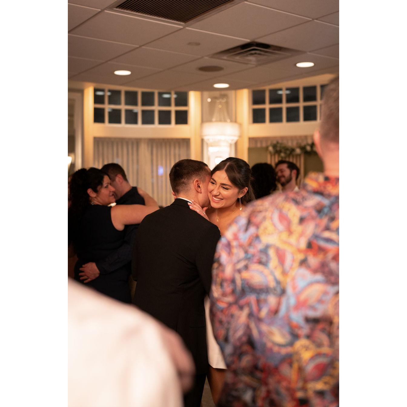 February 1, 2025
Engagement Party at LiGreci's Staaten
Dylan Zipf Photography (Instagram: Dylanzipf_Photography)