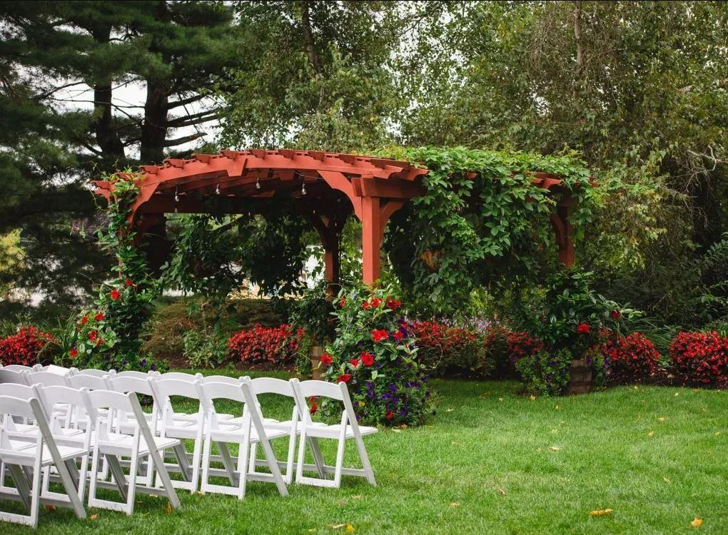 The Wedding Website of Emily Brittain and Greg Gerlach