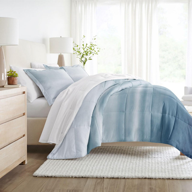 Ocean Waves All Season Reverisble Comforter Down Alternative Filling - Becky Cameron Ocean Waves, Light/Pastel Blue, King/California King