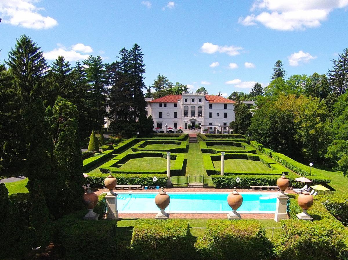 The Wedding Website of Bella Coleman and Daniel Raftis