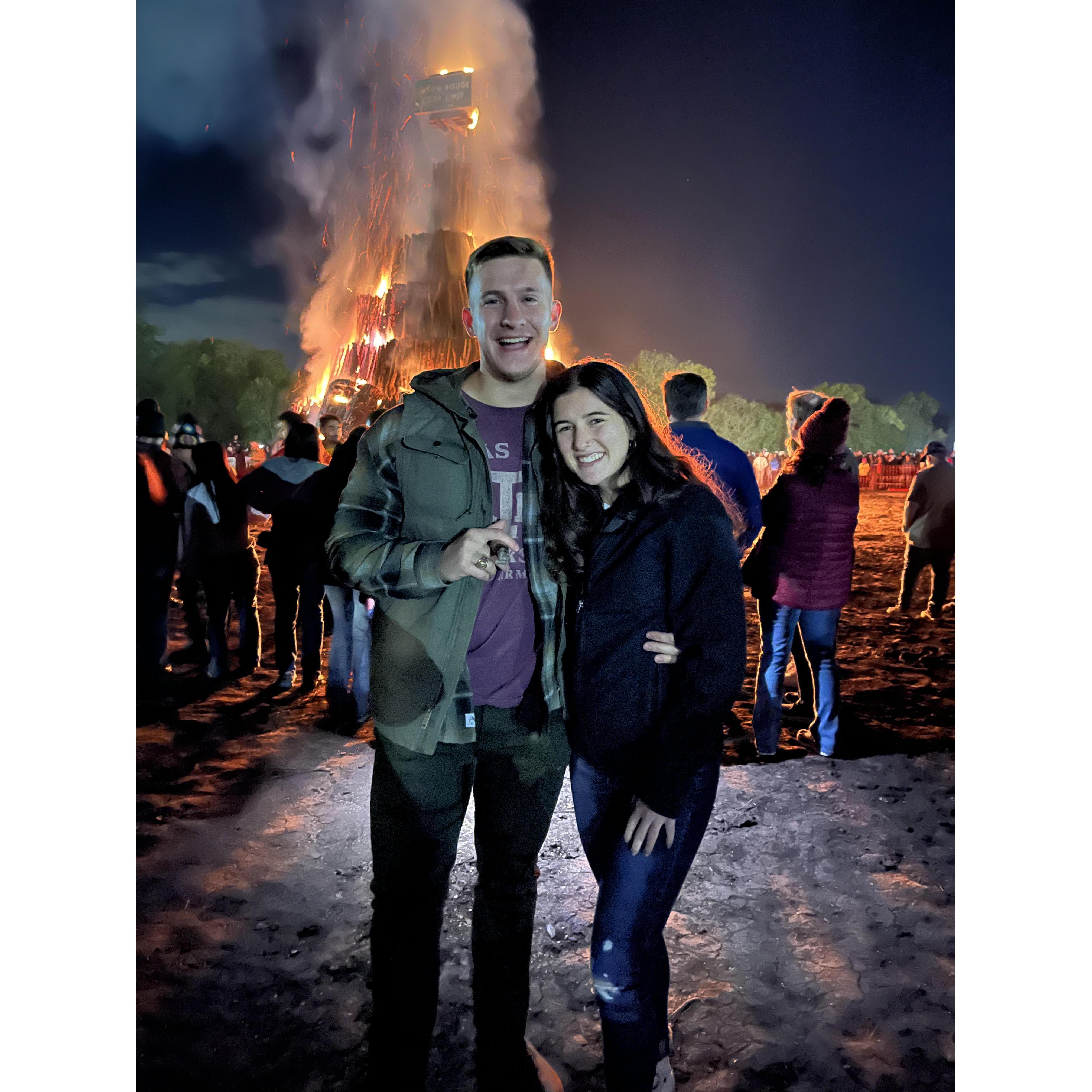 Two Aggies at bonfire