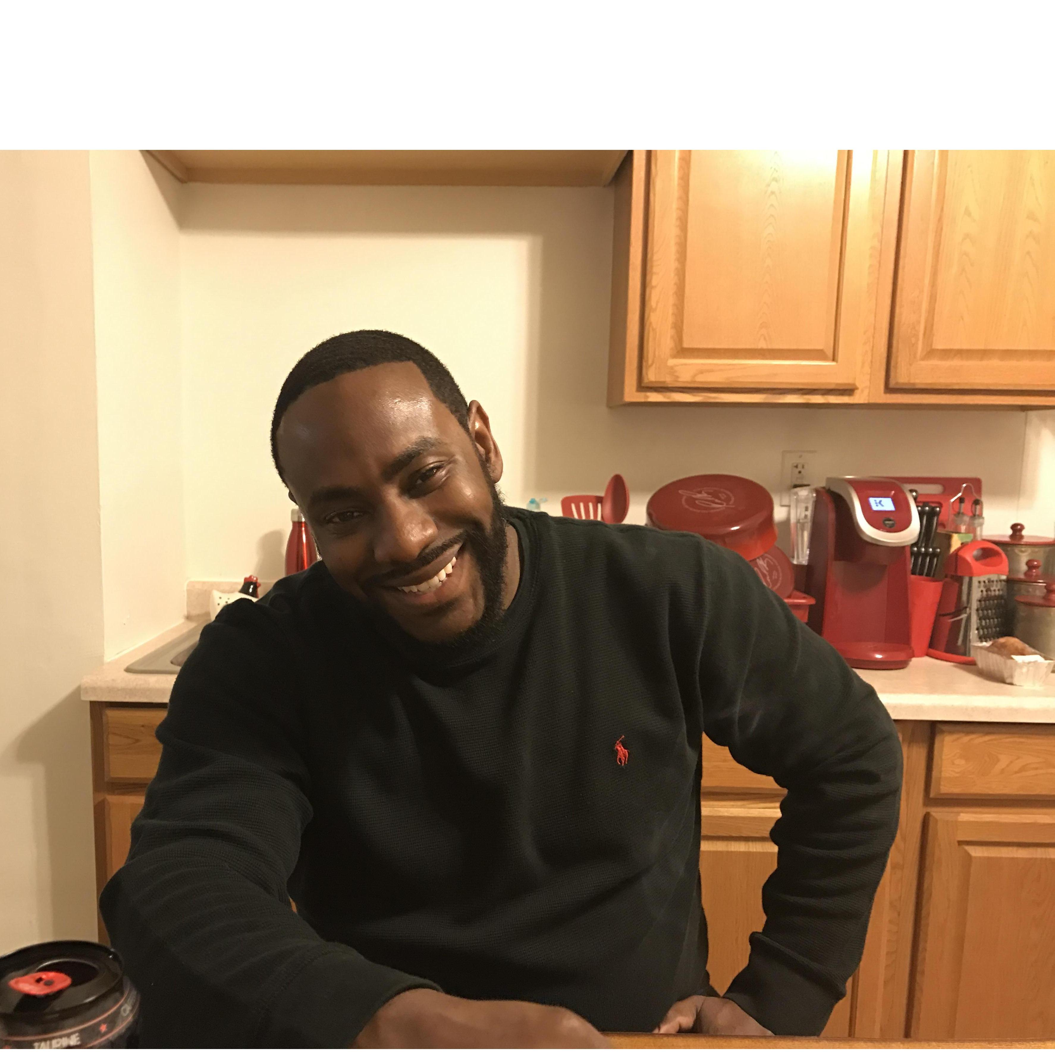 My absolute favorite picture of my hubby to be... I love his smile! So dreamy! (hehehe)
