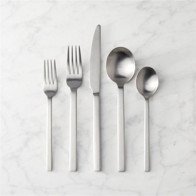 20-piece tower flatware set