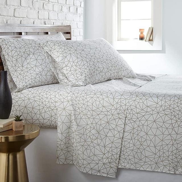 Geometric Maze Collection, 4-Piece, 14-Inch Deep Pocket Sheet Set, Easy Care, Shrinkage Free Sheet Set with 1 Flat Sheet, 1 Fitted Sheet, 2 Pillowcases, White with Taupe Pattern, California King