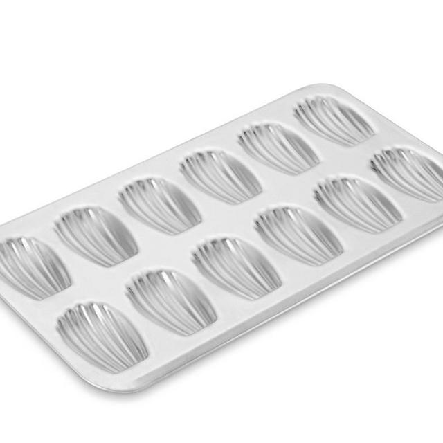 Gobel Traditional Finish Madeleine Plaque, Regular