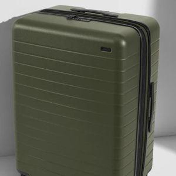 Expandable Medium Suitcase: Olive | Away