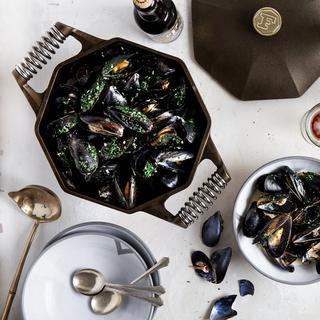 Cast Iron Dutch Oven