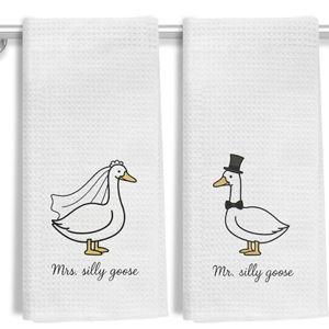 Funny Mr and Mrs Silly Goose Kitchen Towels, Wedding Gifts for Couples Newlyweds Dish Tea Towels for Kitchen Decor, Just Married Gifts Decorative Hand Towels for Bathroom, 16x24 Inch Set of 2